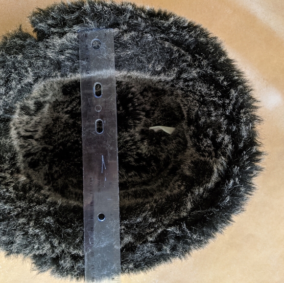 Trapper hat fur, 22 inch head - Picture 2 of 5